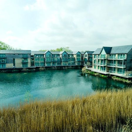 סירנססטר De Vere Cotswold Water Park Apartments מראה חיצוני תמונה