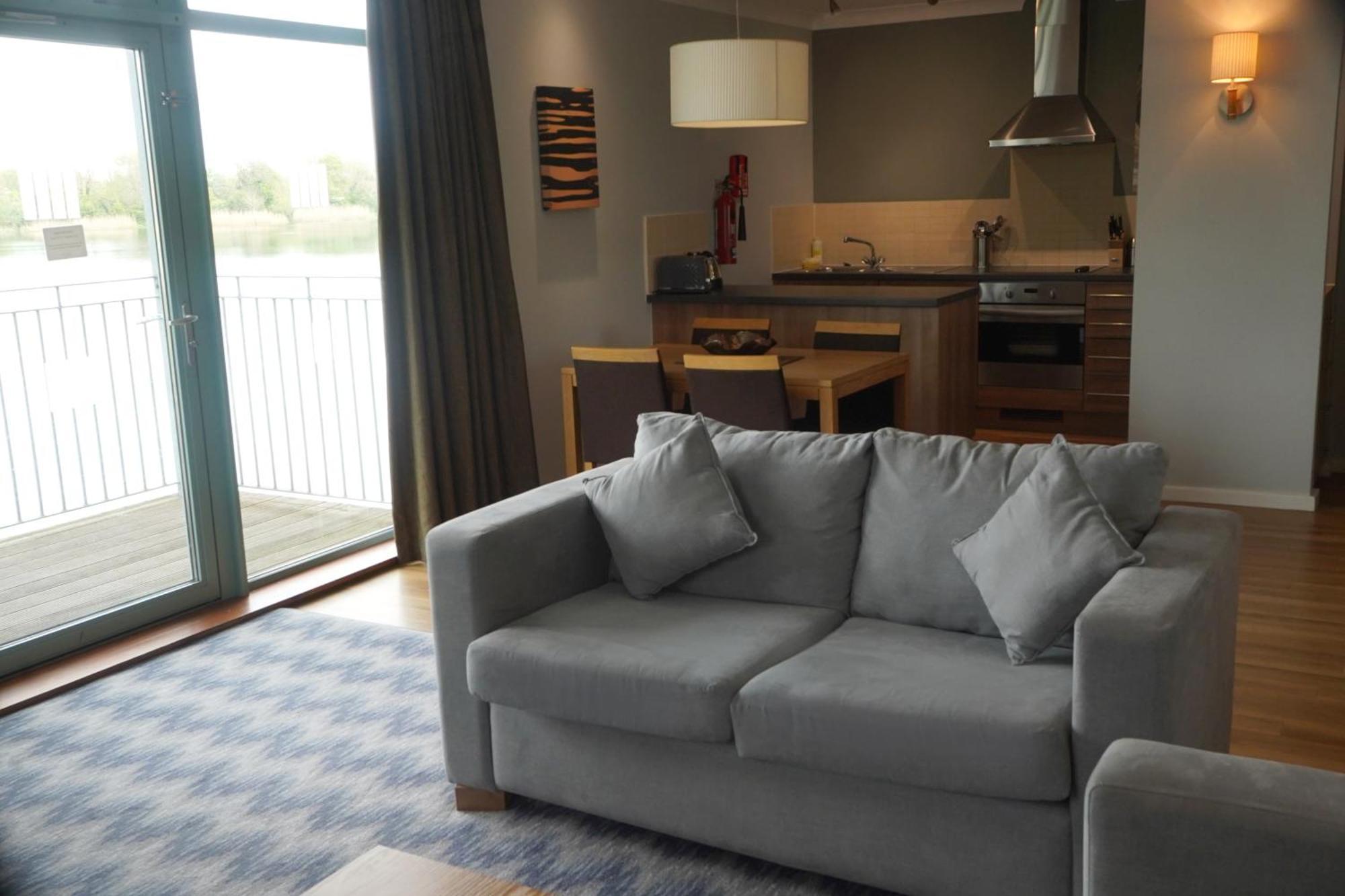 סירנססטר De Vere Cotswold Water Park Apartments מראה חיצוני תמונה