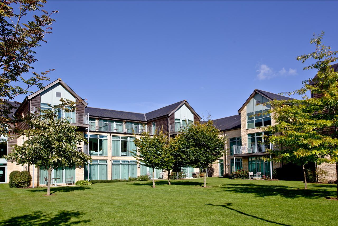 סירנססטר De Vere Cotswold Water Park Apartments מראה חיצוני תמונה